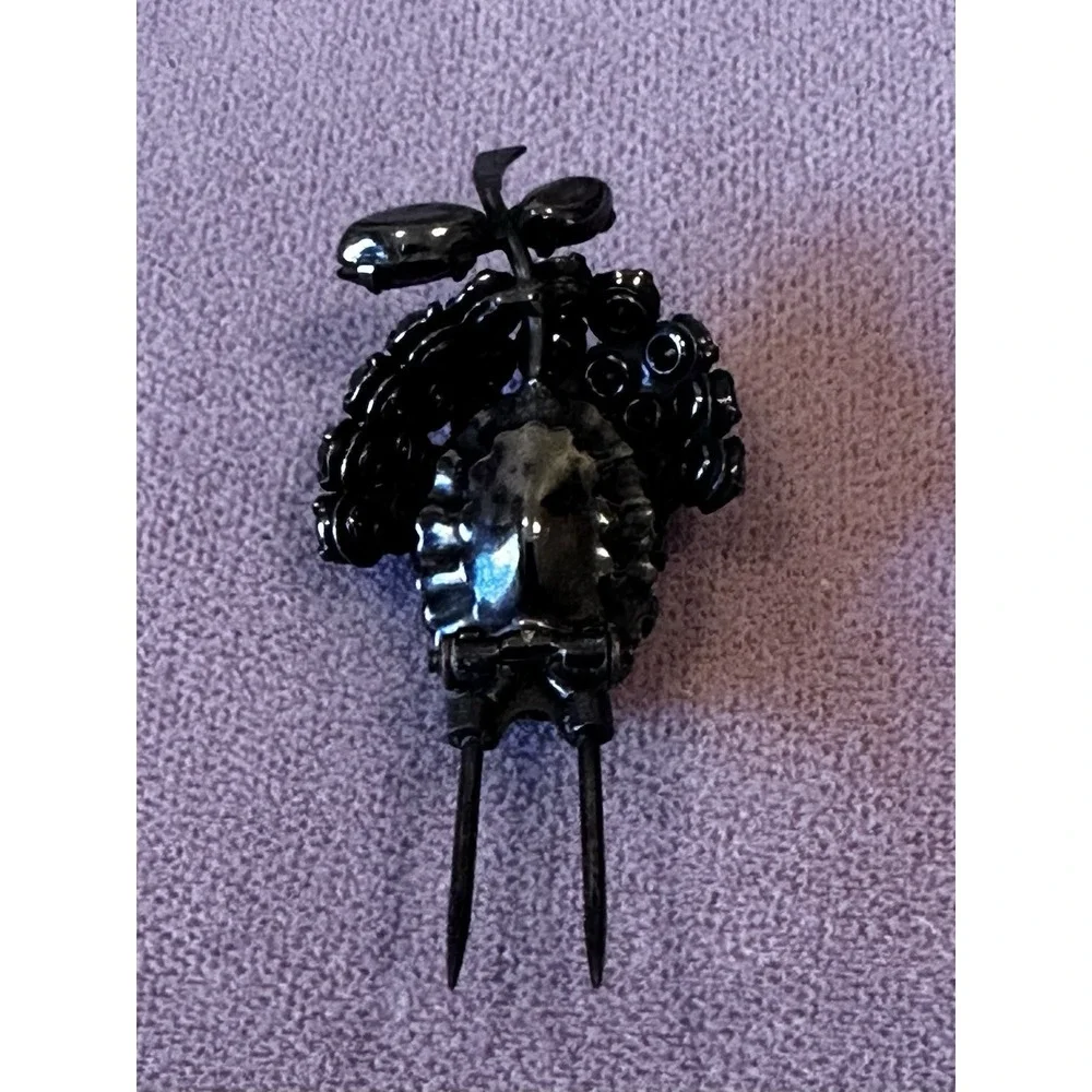 VTG Unsigned Schreiner NY Berry Rhinestone Cabochon 2 Prong Dress Fur Clip RARE